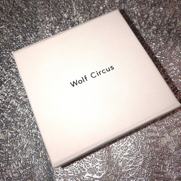 Wolf Circus
Renata Pearl Necklace - Picture 2 of 2